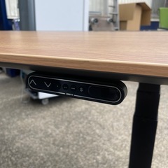 コクヨ　電動昇降式デスクの画像