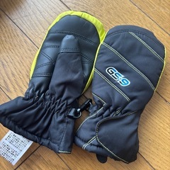 スノーグローブとブーツの画像