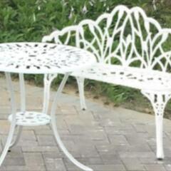 ガーデンテーブルセット　テーブル1台、チェア3脚　セット（ホワイト）の画像