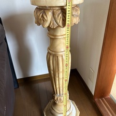 【お譲り先決定しています】27日お取引　大理石？　花台　オブジェの画像