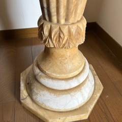 【お譲り先決定しています】27日お取引　大理石？　花台　オブジェの画像