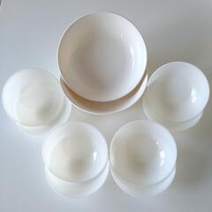プラスチックのお皿10枚 未使用の画像