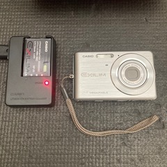 CASIO　カシオ　EXILIM　EX-Z77　コンパクトデジタルカメラの画像