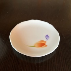 【新品未使用】花柄の一口ビールグラス&小皿セット　5客　豆皿　コップ　フロスト仕上げ　すりガラスの画像