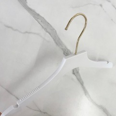 8本セット　ハンガー　ゴールド　レディース  アパレルの画像