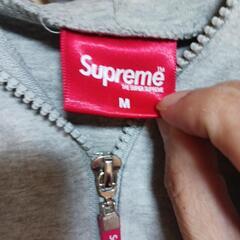 Supreme　パーカーの画像