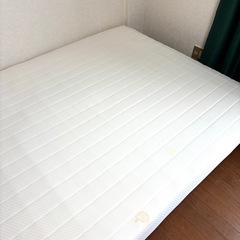 脚付きボンネルコイルマットレスダブルベッド の画像