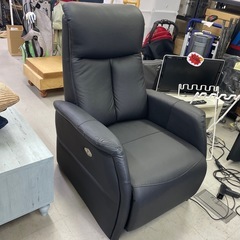値下げ！良品✨ ニトリ 電動リクライニングチェア(コンフェ革 BK)の画像