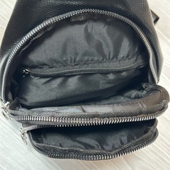 未使用　ボディバッグ　ショルダーバッグ　黒　PU 合皮　レザー　クロコ　型押しの画像