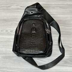 未使用　ボディバッグ　ショルダーバッグ　黒　PU 合皮　レザー　クロコ　型押しの画像