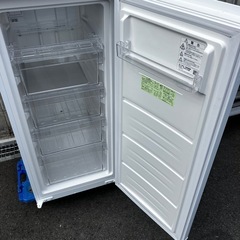 SHARP ノンフロン冷凍庫 FJ-HF13H-W 2022の画像