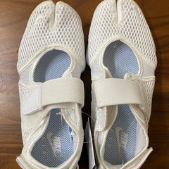 新品⭐︎NIKE ウィメンズエアリフトブリーズ24センチ　の画像