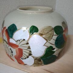 美品京焼　清水焼　雲楽窯　輪花　菊花色絵　金彩　透かし彫り　貫入　菓子鉢　大鉢の画像