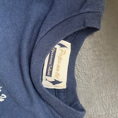 ネイビー Tシャツ ロゴデザインの画像
