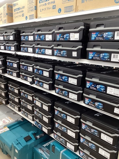 【未使用品】【店頭引取限定】マキタ　インパクトドライバー　TD173DRGX 各色　48400円（税込）