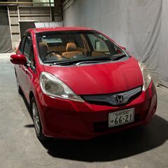 ホンダ　フィットハイブリット　車検8年10月　バリ山スタッ…