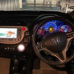 ホンダ　フィットハイブリット　車検8年10月　バリ山スタッドレス付　DAA-GP1　の画像