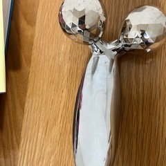 【最終値引】美顔ローラーReFa CARAT（リファ カラット） RF-SM2043B プラチナ電子ローラー【日本製】 正規品の画像