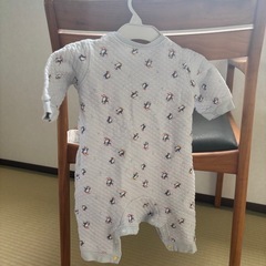 UNIQLO ベビー　ペンギン柄ロンパース 70の画像