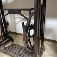 価格相談可【リメイク家具】RICCAR足踏みミシン台テーブルの画像