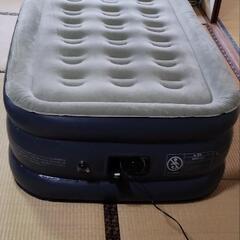 ① IDOO 電動ポンプ内蔵  (空気入り抜き電動)  エアーベッド シングル 美品 の画像