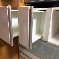 食器棚の画像