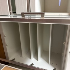 食器棚の画像