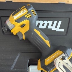 充電器、バッテリー新品未使用！本体美品中古！マキタ　TD173DRGXFY フルセット　　イエロー　充電式　インパクトドライバーの画像