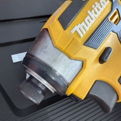 充電器、バッテリー新品未使用！本体美品中古！マキタ　TD173DRGXFY フルセット　　イエロー　充電式　インパクトドライバーの画像