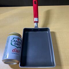 S880/マイヤー シルバーストーン エッグパン 18 cm　本体はアルミニウムなので軽量で熱伝導が早いの画像