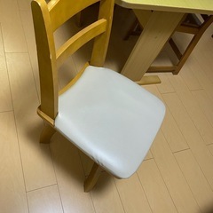 ダイニングテーブル　イス4脚　早い方優先　4000円ですの画像