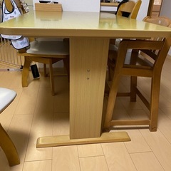 ダイニングテーブル　イス4脚　早い方優先　4000円ですの画像