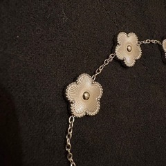 クローバーブレスレットの画像