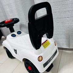 足蹴り四輪車　子ども　乗用車　超美品の画像