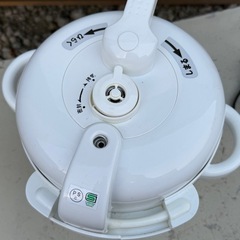 電気圧力鍋中古品の画像