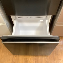 【安心の1年保証】Haier の3ドア冷蔵庫の画像