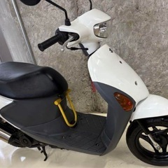 スズキLEAD 4 ホワイトの画像