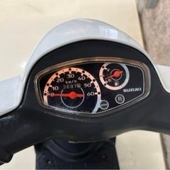 スズキLEAD 4 ホワイトの画像
