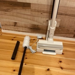 ※ジャンク品 　サイクロンコードレススティッククリーナーSCD-121P　IRIS OHYAMAの画像