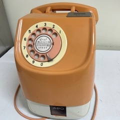 ピンクの公衆電話の画像