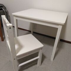 IKEA　子ども用テーブル＆椅子セットの画像