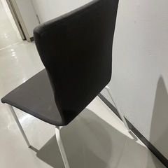 0円でもらってくれる方！黒椅子2脚の画像