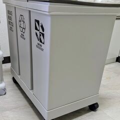 【７月中のみ！】 おしゃれな三連分別ごみ箱　差し上げます　無料　美品　エコ　リサイクル　早い者勝ち　ペールの画像