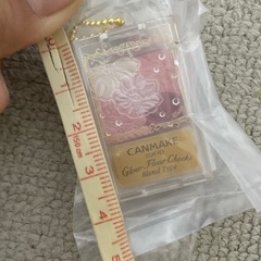 新品未使用♡キャンメイクのチークキーホルダーです☺️の画像