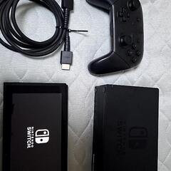 任天堂Switch　ゲーム機本体+付属品　の画像
