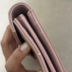 Maison de FLEURのレター型長財布です☺️の画像