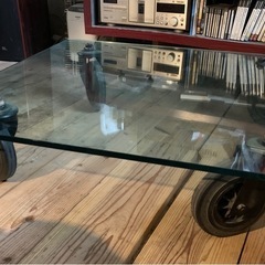 カッシーナ FontanaArte フォンタナアルテ コンルオーテ ガラス ローテーブル センターテーブルの画像