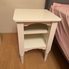 フランフラン　ミーオ ナイトテーブル ホワイト（W350×H500）の画像