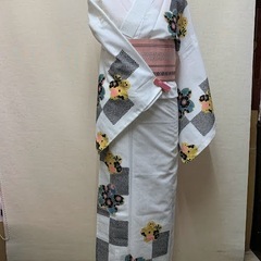 練習用浴衣　貸出し無料 1週間　延長可能　白に桜格子