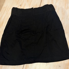 H&M 黒ミニスカートの画像